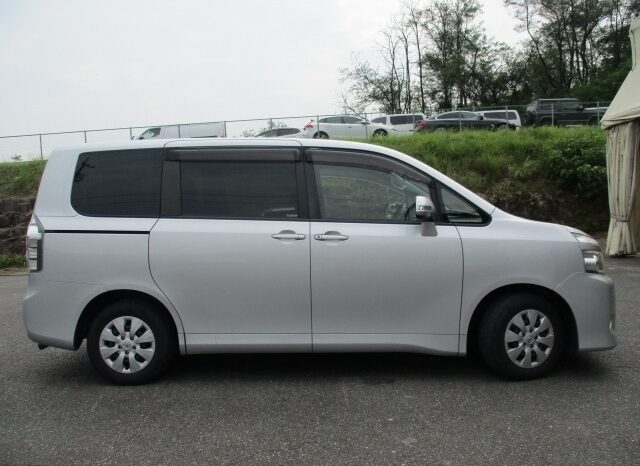 TOYOTA VOXY X Package 2013 full