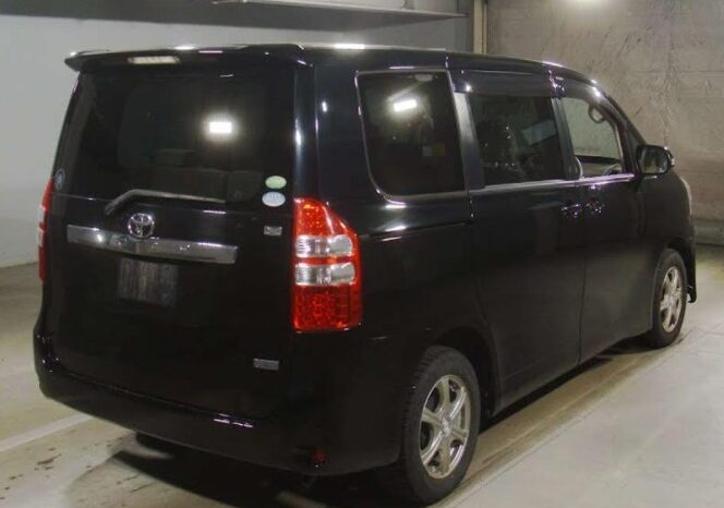 TOYOTA NOAH X Special Edition 2013 full